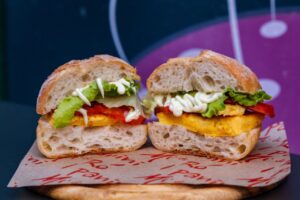 photo 5819100226004913704 y